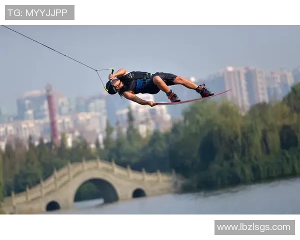 成都极限运动队灵活性引发热议运动员表现与安全性的双重考量 成都极限运动队灵活性引发热议运动员表现与安全性的双重考量