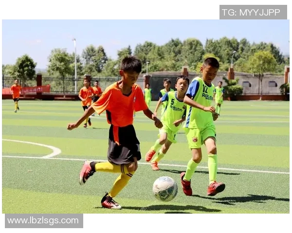 高清足球明星竖向壁纸精选展示尽享球场魅力与运动激情